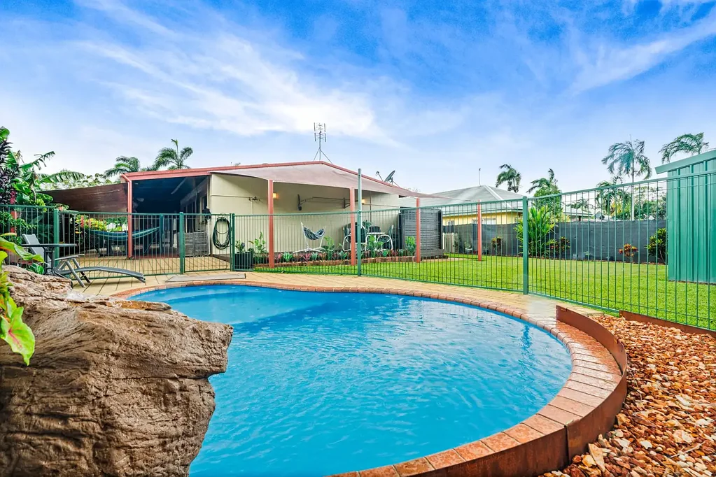 Woodroffe 4कमरा Renovated Family Living on a Spacious 800m² Block