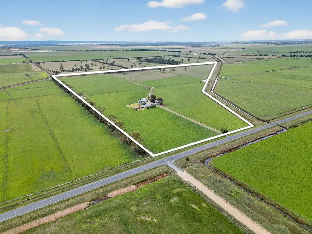 Winnindoo  Quality Irrigation/Life Style Property