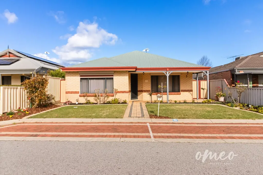 6 Laredo Bend, Port Kennedy, WA 6172