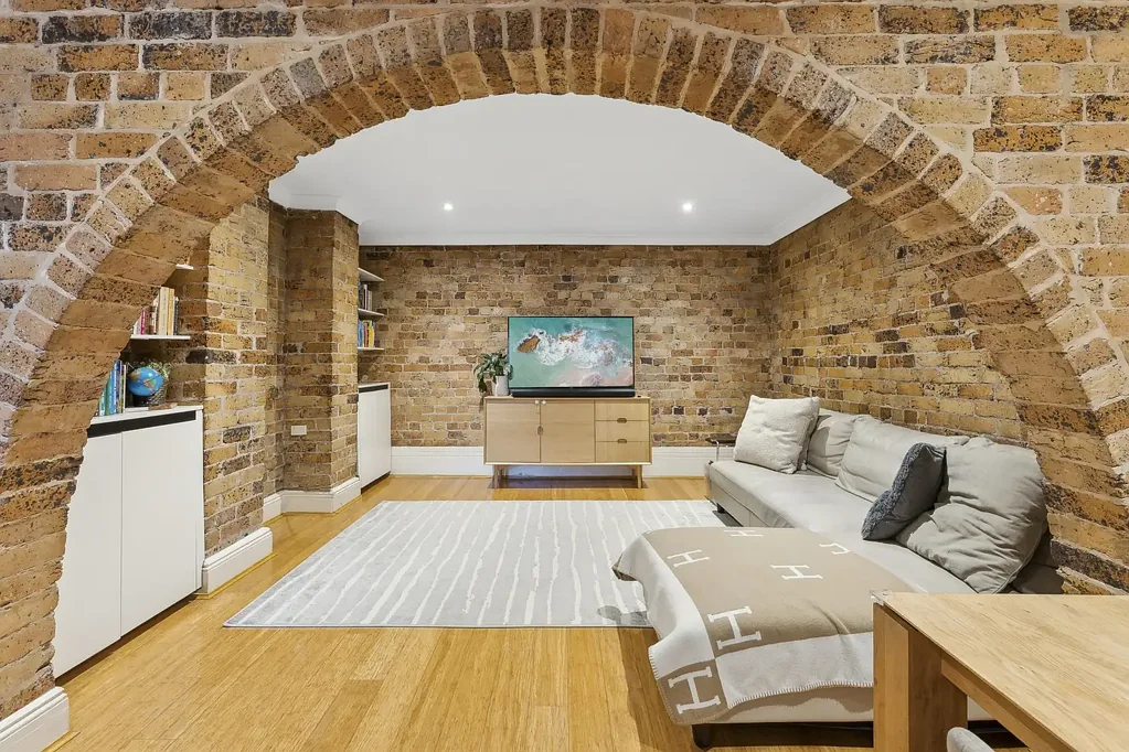 Beautifully appointed four bedroom terrace