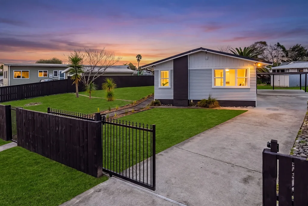 Manurewa 3कमरा Fresh Look, Modern Feel - Refurbished Gem!