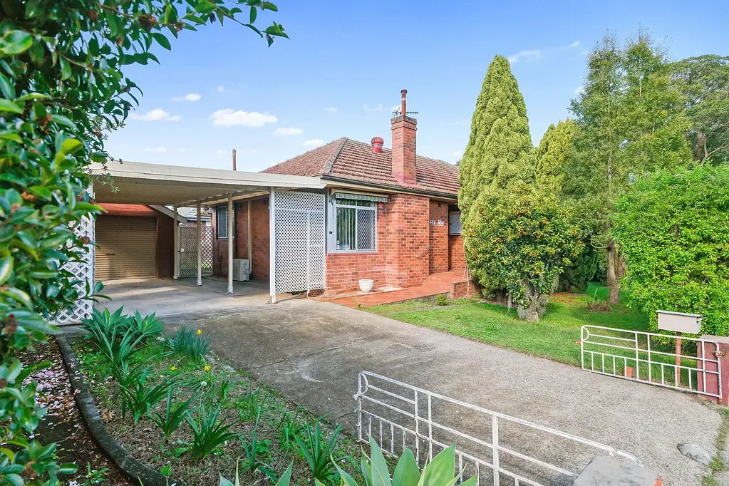 Raymond Terrace 4房  FULLY REFRESHED FAMILY HOME IN POPULAR 'POMMIE HILL'