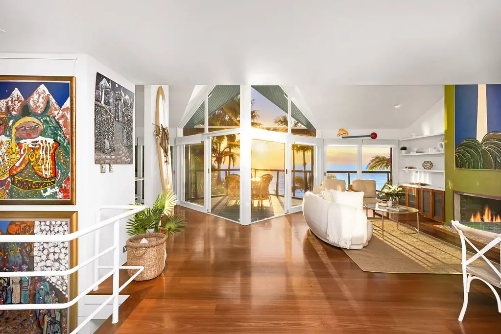 Whale Beach 4कमरा Oceanfront Sanctuary with Timeless Coastal Soul