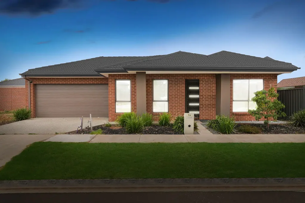 A Stunning 3-Bedroom Family Home in Atherstone Estate, Cobblebank!