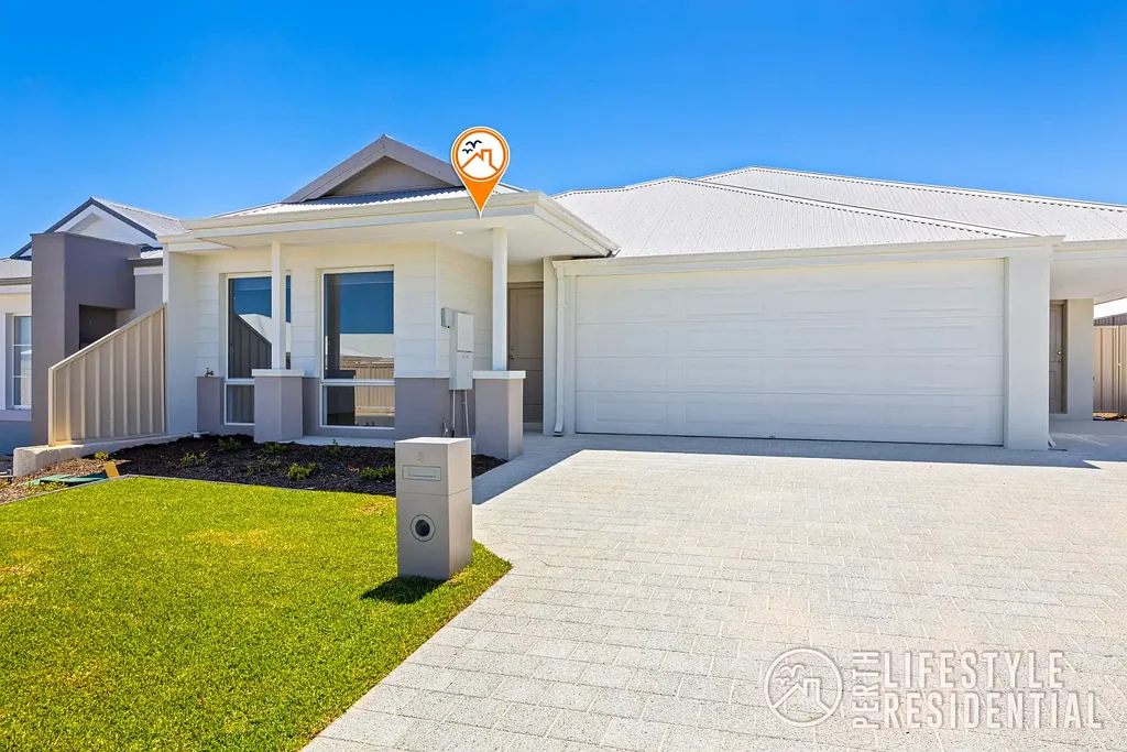 MONDERN FAMILY HOME