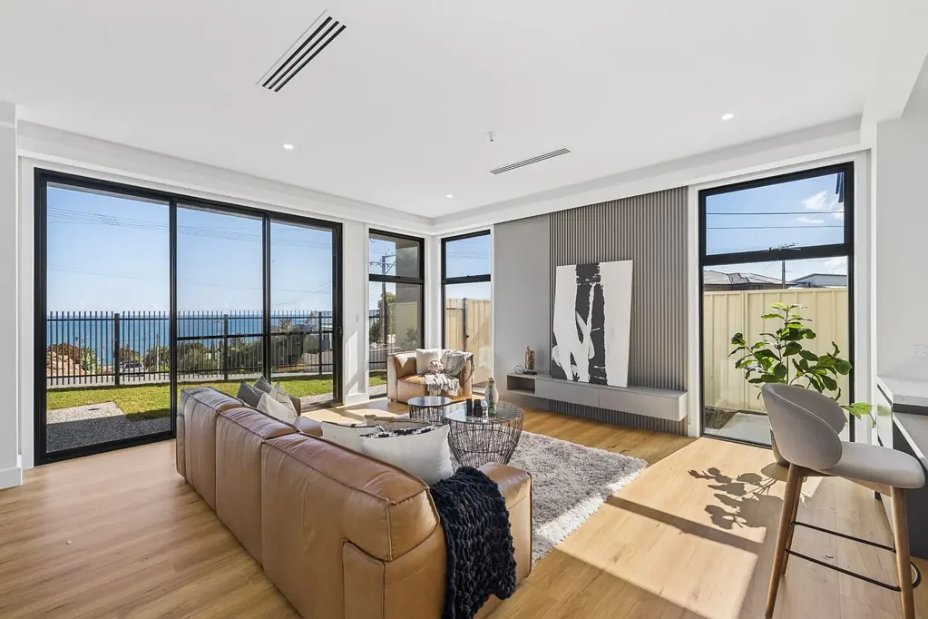 O'Sullivan Beach 4房  Homely on Hill!