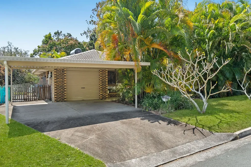 Ashmore 3બેડરૂમ Peaceful Family Living in a Sought-After Ashmore Location!