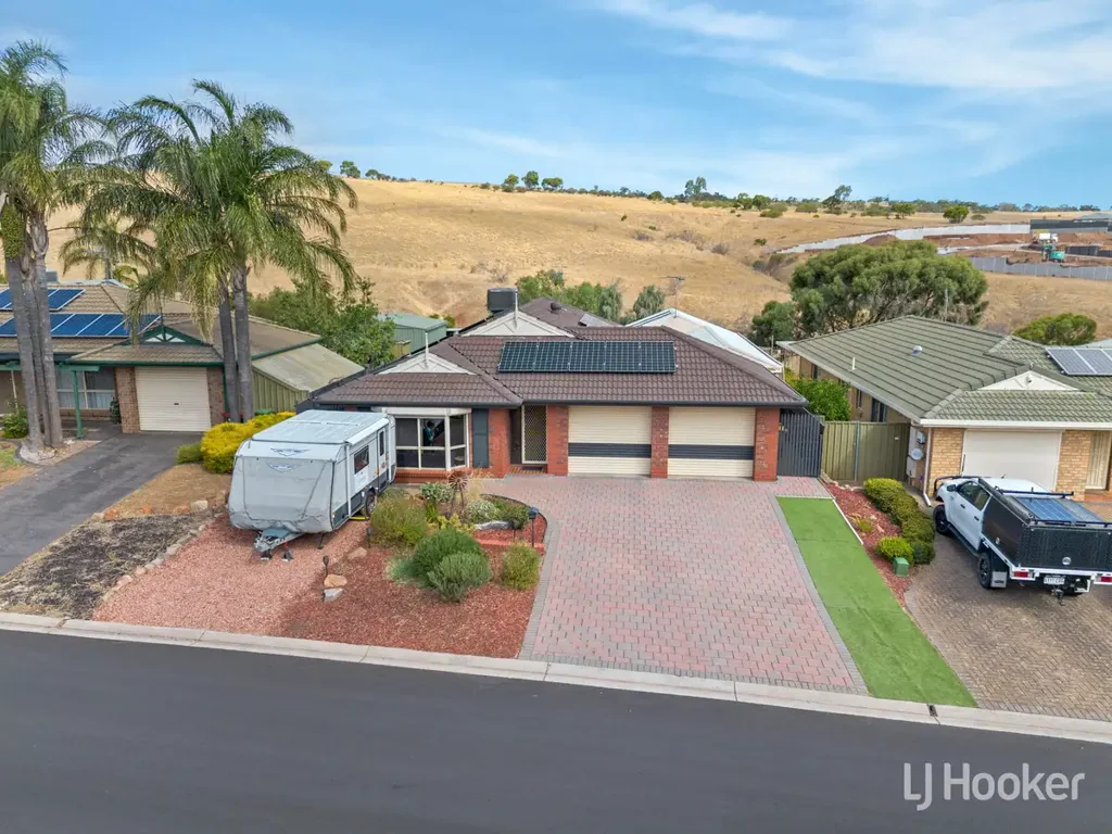 10 Lachlan Drive, Craigmore, SA 5114