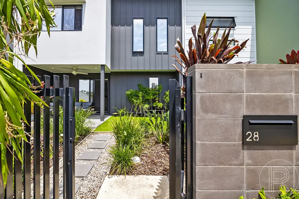 Palmview 3 Bedroom Contemporary Comfort in Sought‑After Harmony