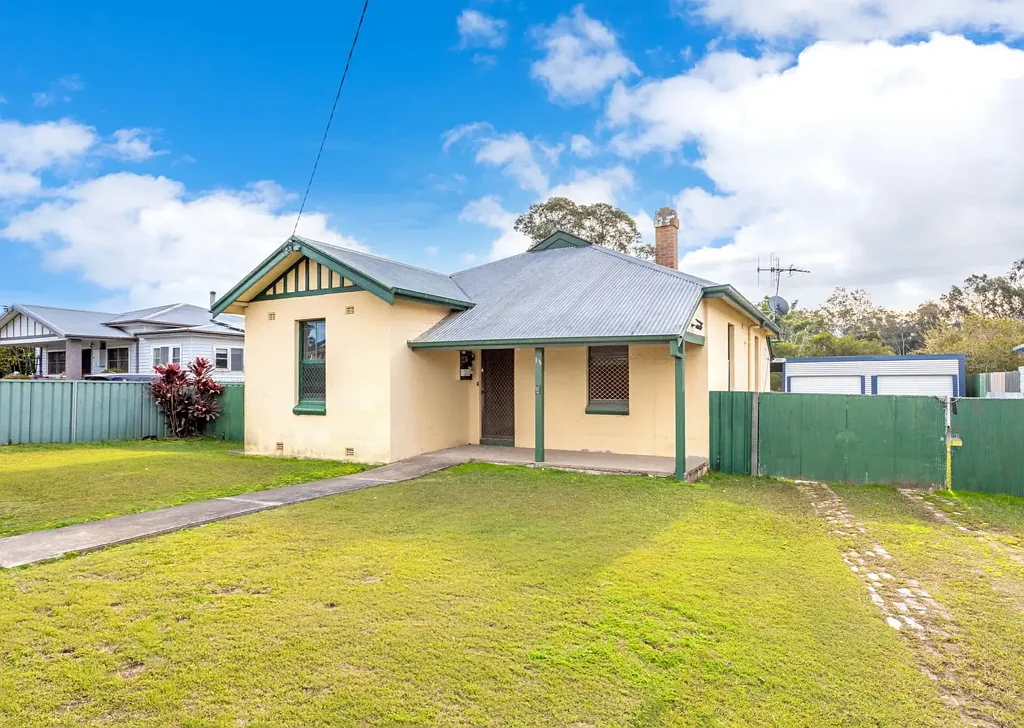 Taree 3 Bedroom Flood Affected Opportunity - 3 Bedroom Brick Home on a 1012sqm Block