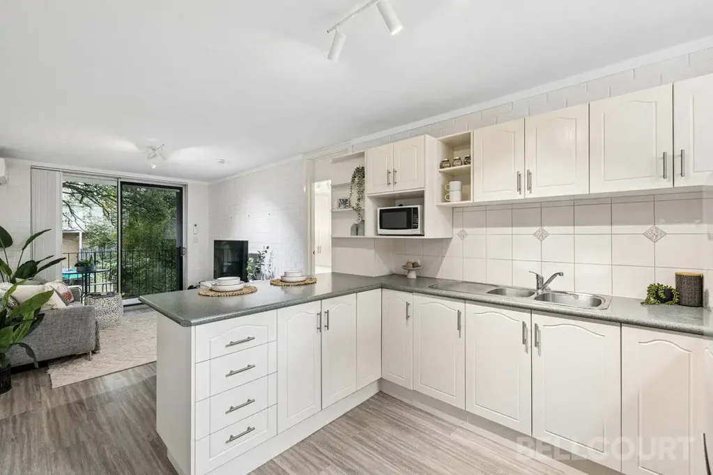 Mount Lawley 1 Bedroom TRY THIS ON FOR SIZE.