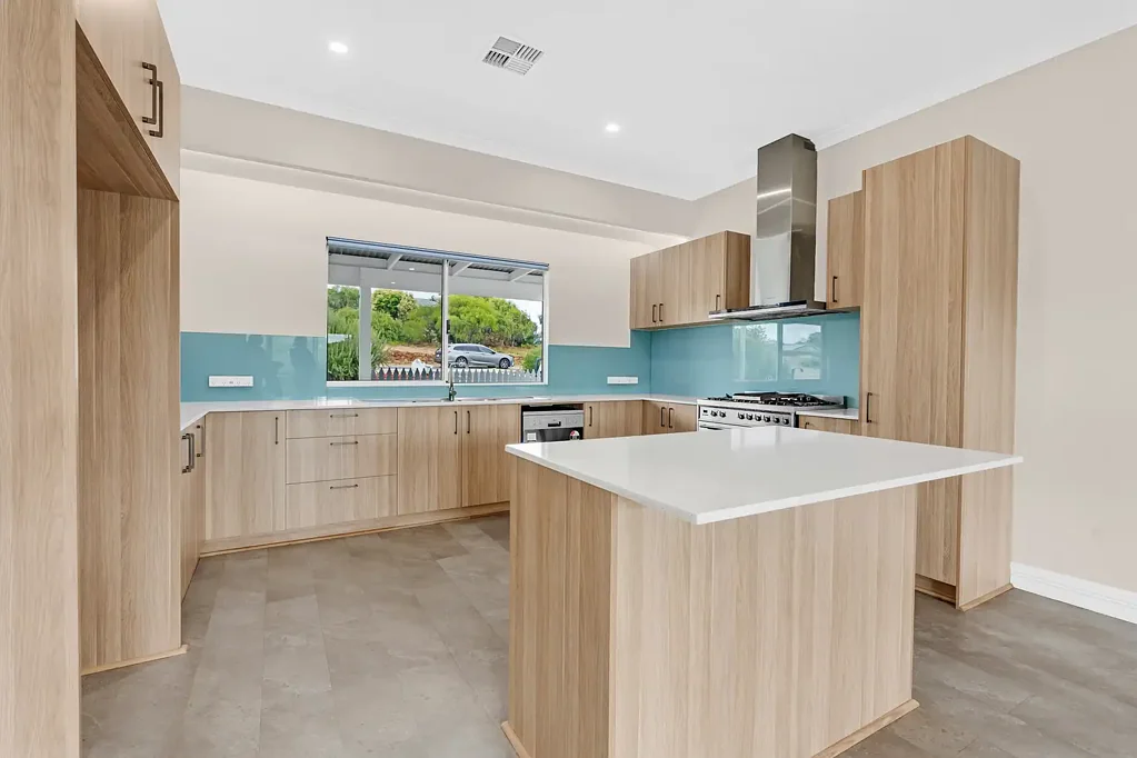 15 Coronation Drive, Binningup, WA 6233