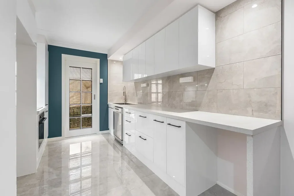 Woodridge 2Kwarto RENOVATED, READY TO GO & PRICED TO SELL - MUST BE SOLD ASAP!