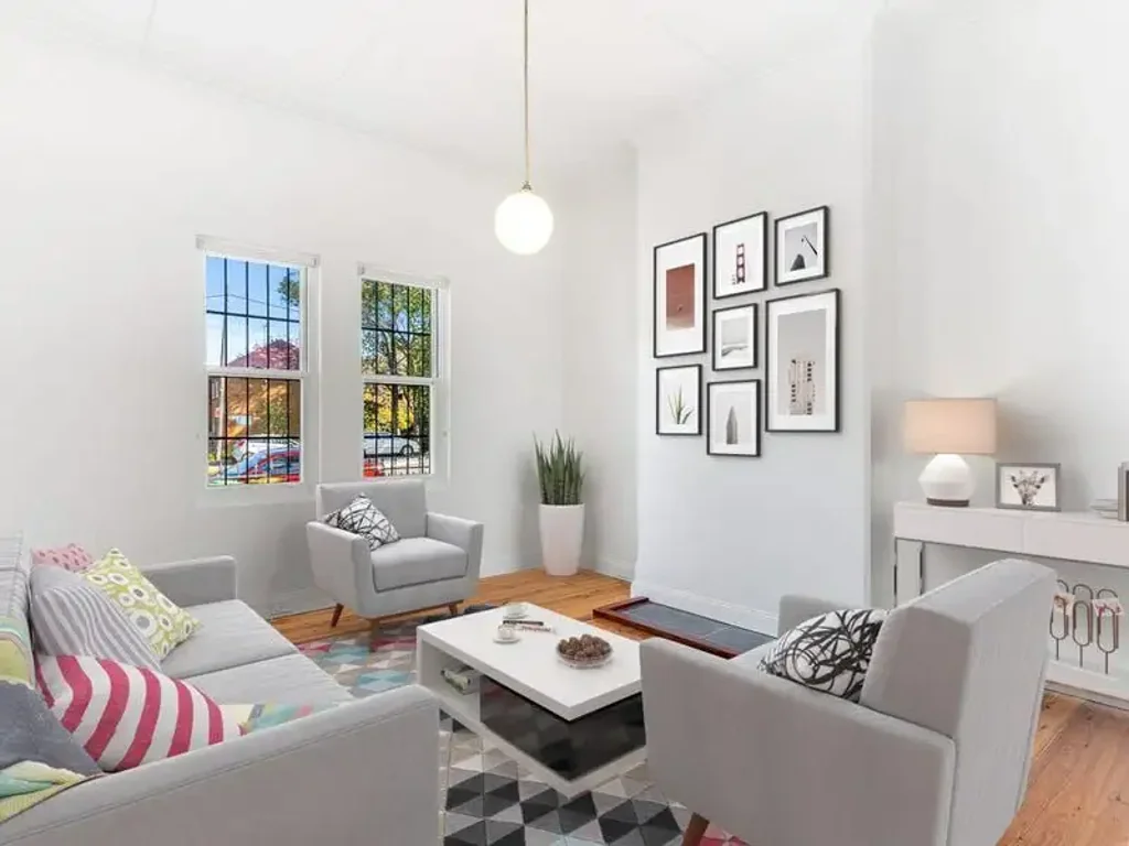PERFECTLY LOCATED IN THE HEART OF ERSKINEVILLE