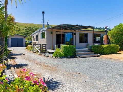 Kaikoura 4房  Fully Furnished 4 Bedroom Home - Views To BUY For