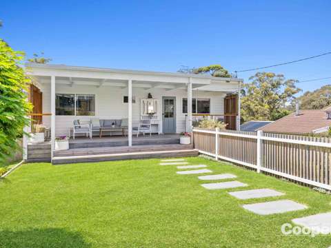 Mollymook Beach 4 Bedroom Classic Renovated Beach House With Dual Living Potential