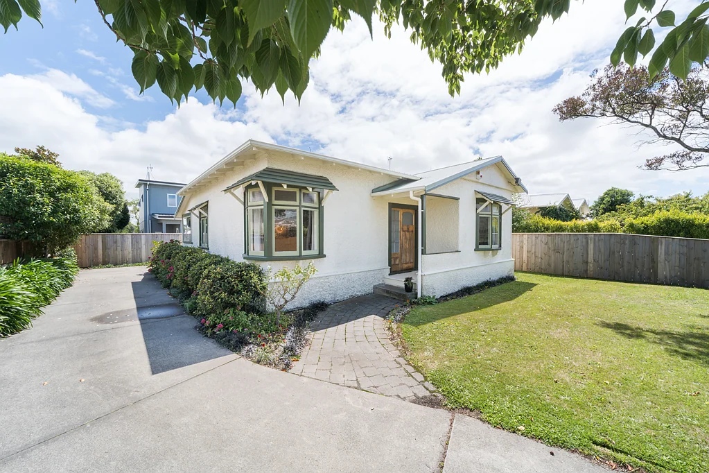 Front (9) Frederick Street, Terrace End, Palmerston North City, Manawatu / Wanganui
