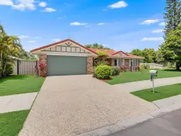 14 Village Way, Little Mountain