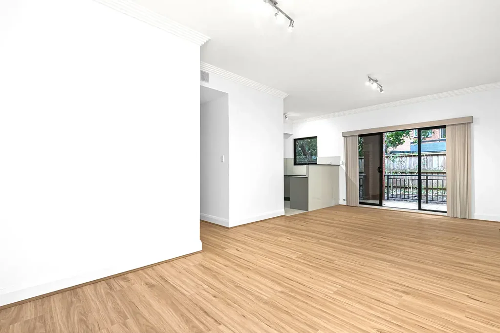 Spacious Two Bedroom Apartment in Epping