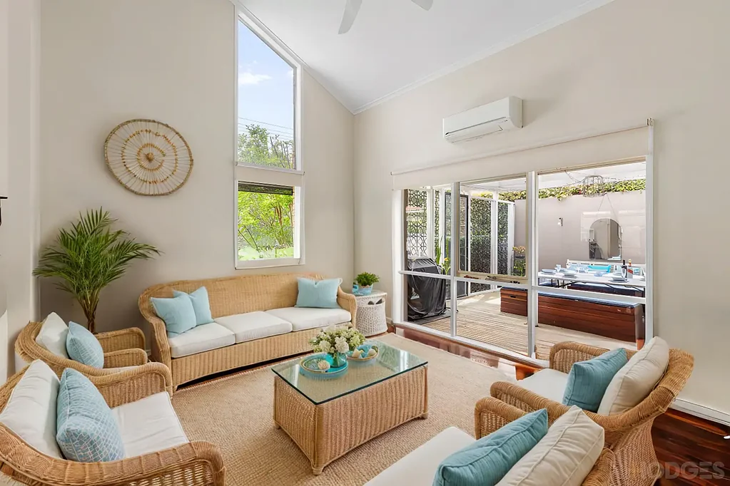 Ocean Grove 5Habitaciones Coastal Elegance with Income Potential