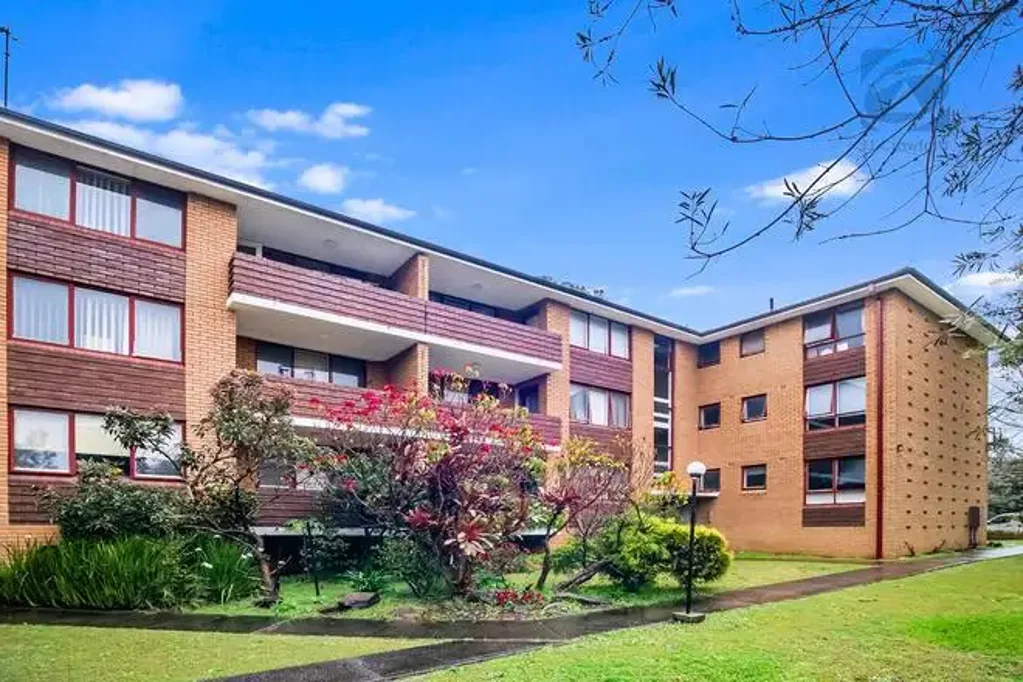 Bankstown 2બેડરૂમ Top Floor Apartment in a Prime Location