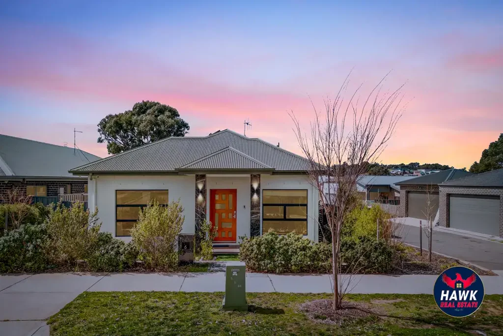 Strathnairn 4房  Modern Family Living in the Heart of Strathnairn ( Presented by Hawk Real Estate )