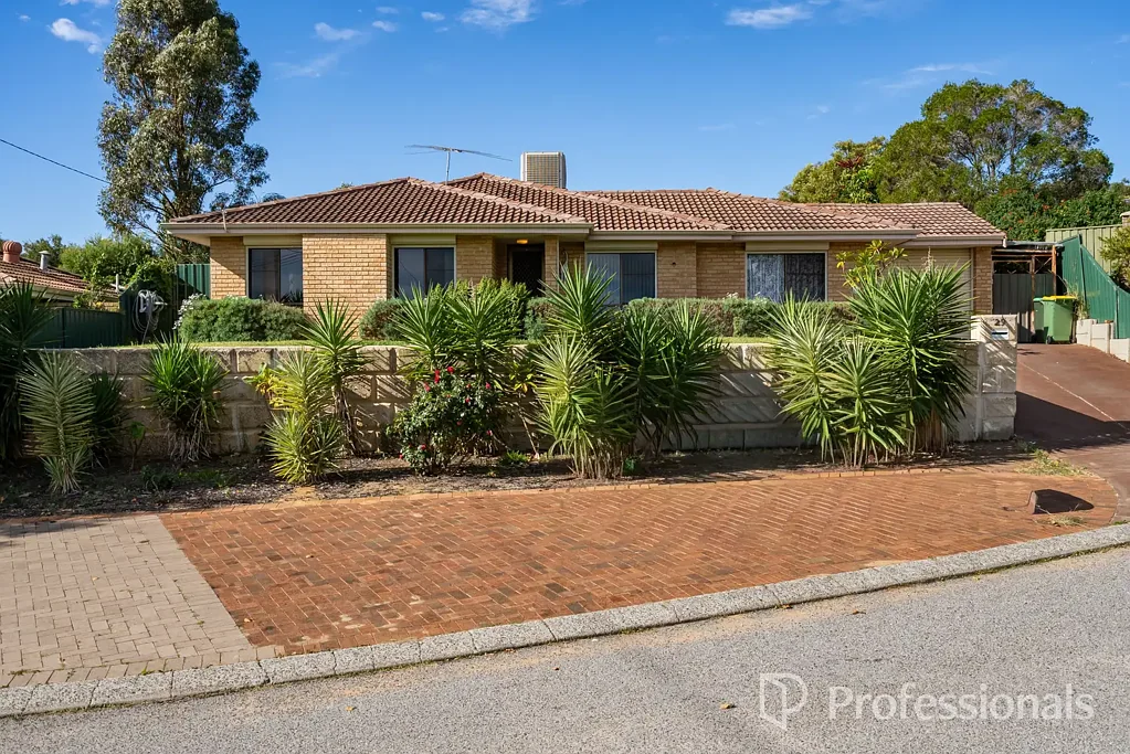 Parmelia 3ห้องนอน Elevated Cul-de-Sac Living on a Spacious 719sqm Block