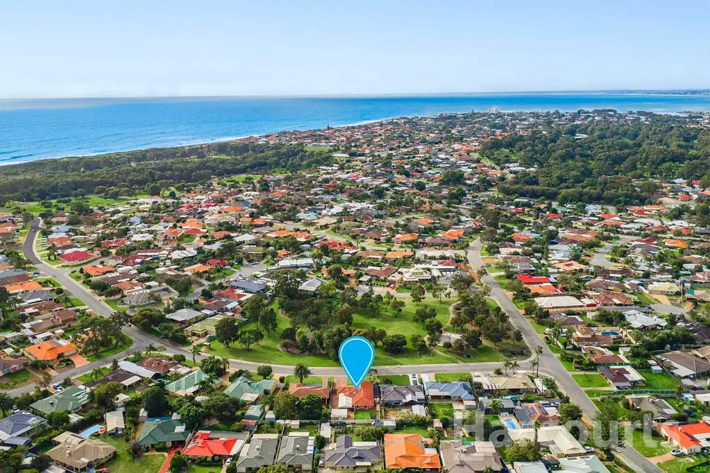 Halls Head 4 Bedroom Parkside Family Living at its Best!