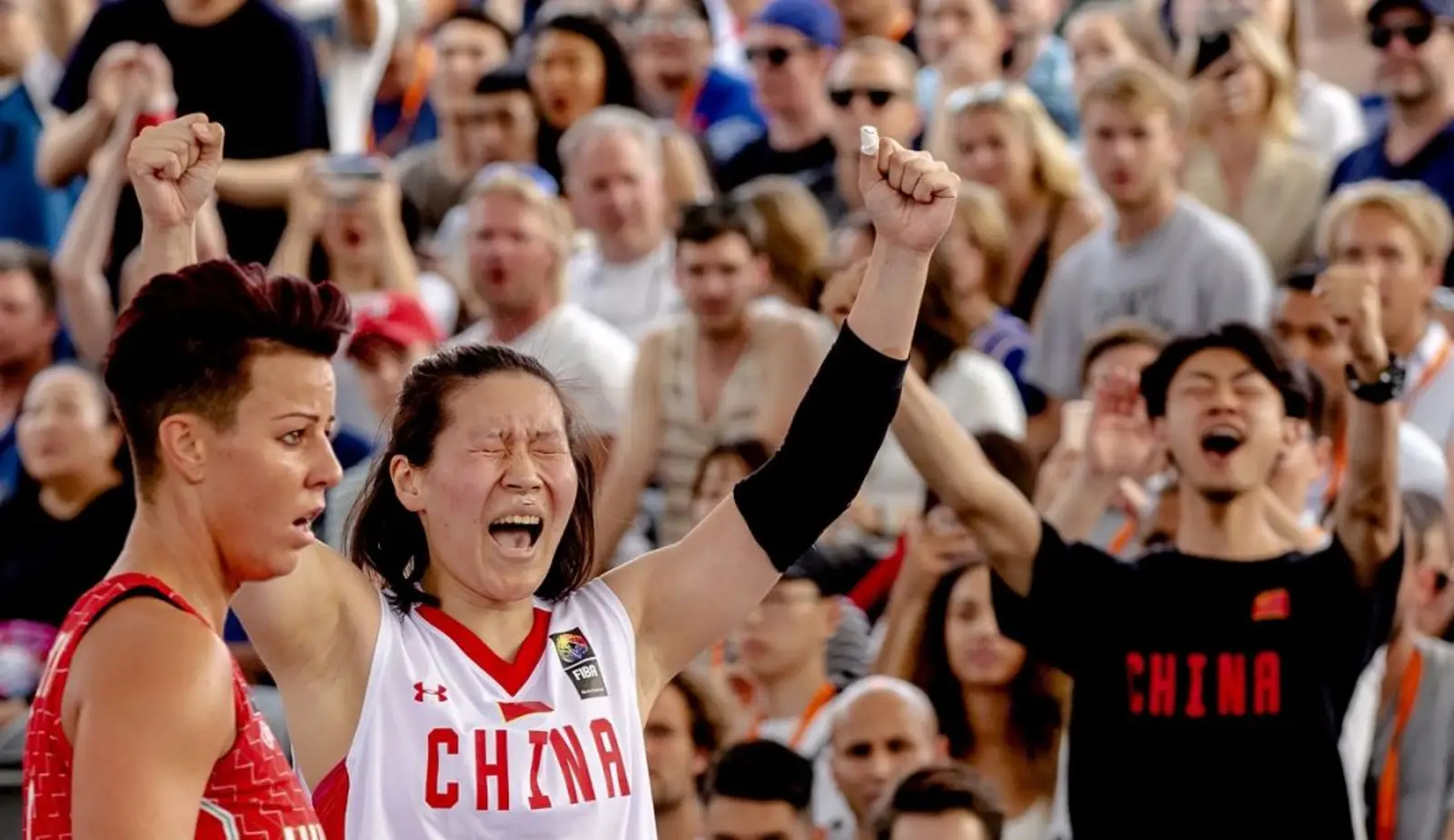 姑娘们好样的！她们赢得中国篮球史上首个世界冠军！