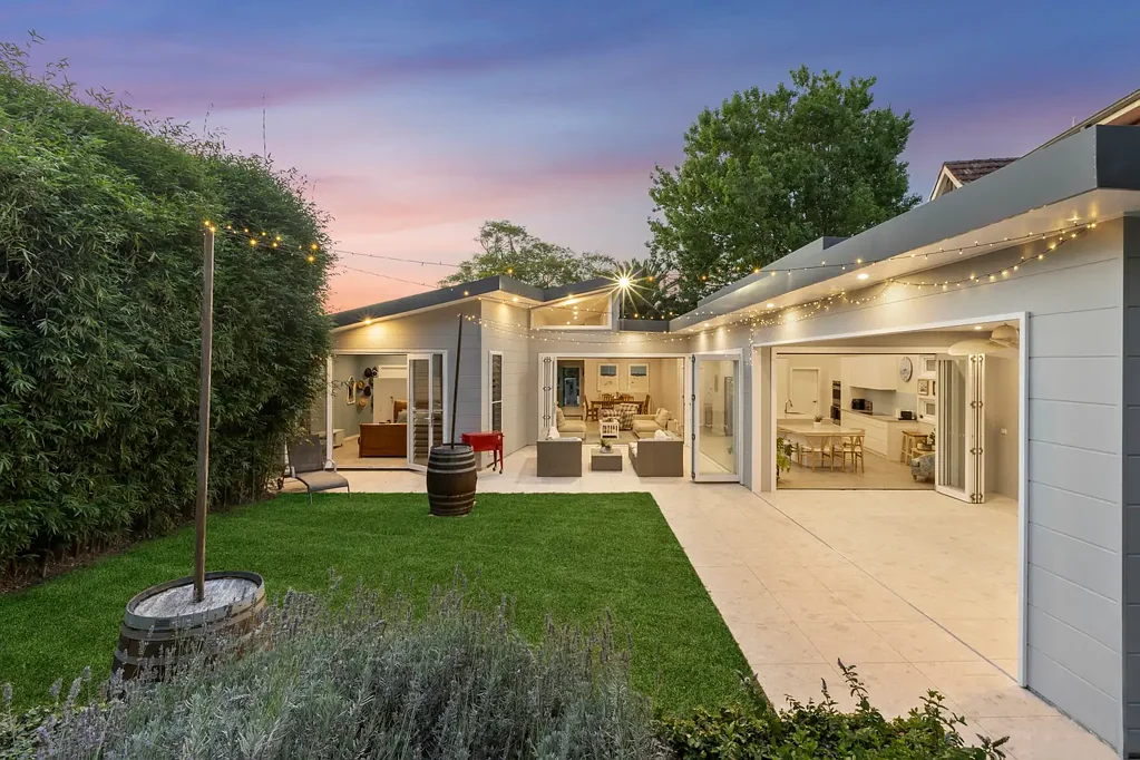 Forestville 3침실 Renovated Entertainer with Future Upside