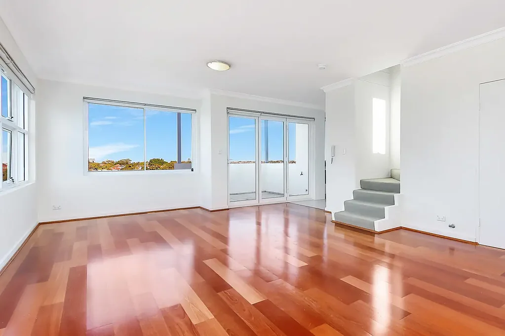 3 Bedroom Penthouse with District Views
