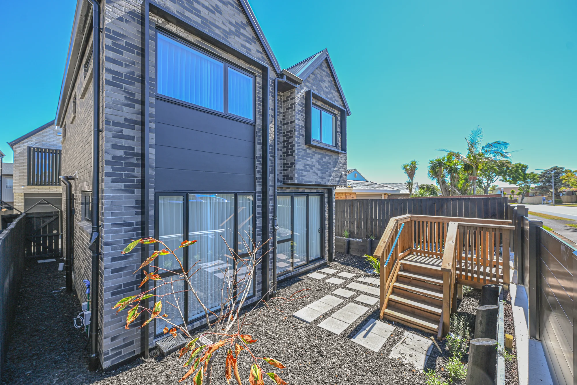 Looking for a comfortable, modern home sweet home?? Look no further.