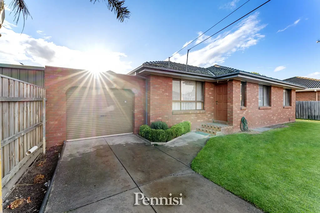 FOR LEASE BY PENNISI