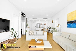 702/33 East Street, Granville