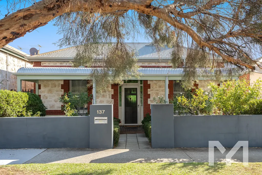 137 Edmund Street, Beaconsfield, WA 6162