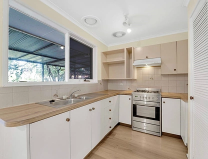 57 Essex Park Drive, Endeavour Hills, South East Melbourne, 3房, 1浴, House