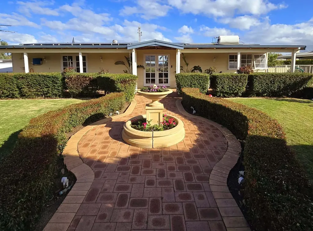 Merredin 3房  A Home Designed for Entertaining