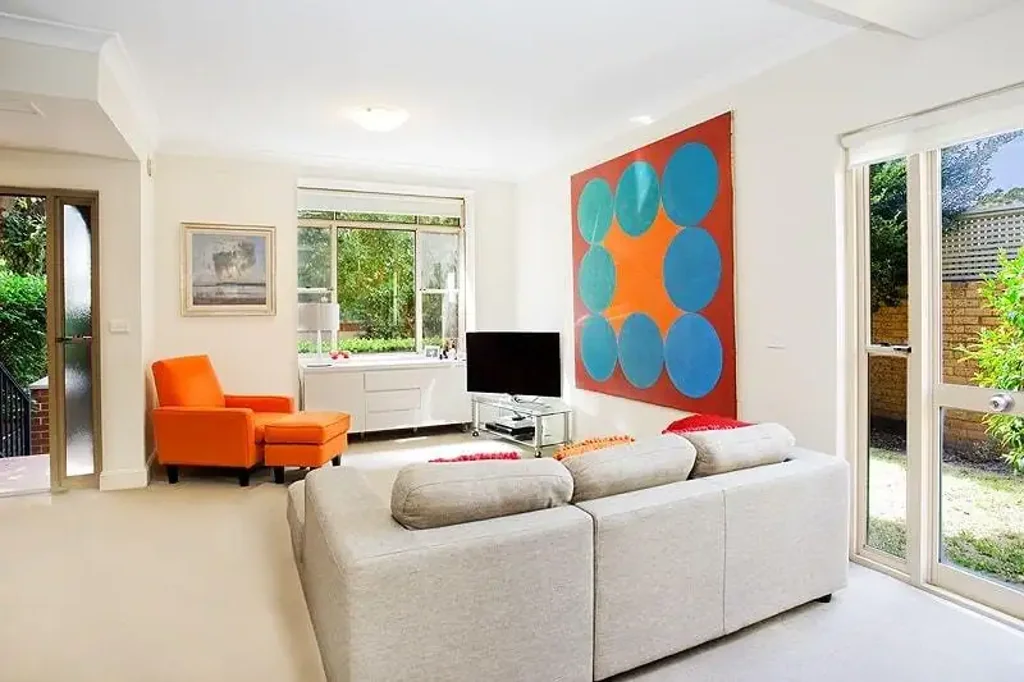 HOLDING DEPOSIT RECEIVED -Viewings cancelled
