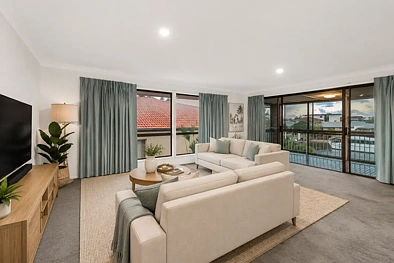 2/109 Bayview Street, Runaway Bay, QLD 4216, 2房, 1浴, Unit