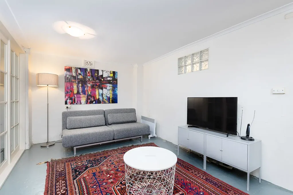 One-bedroom apartment in sought-after location
