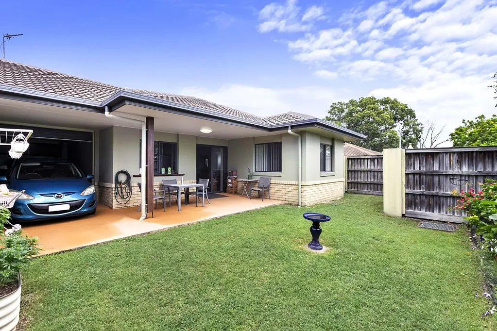 Urangan 2Phòng ngủ Popular Unit in Secure Complex close to Amenities