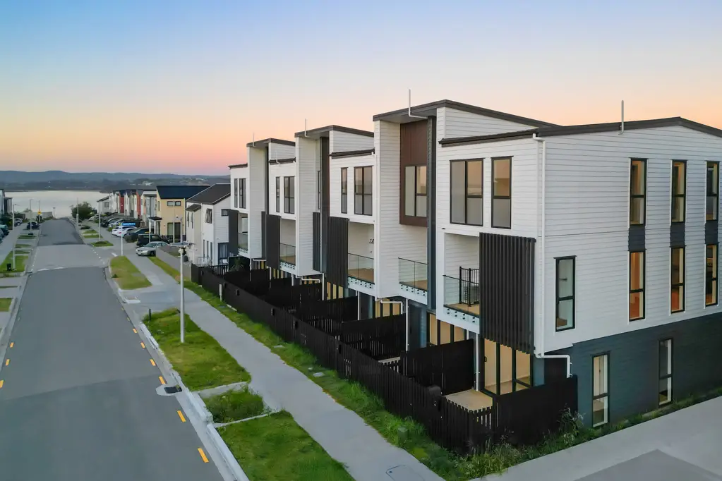 Hobsonville 4房 Hobsonville精品联排别墅，3-4卧奢华生活，地暖+高效空调，​近学校+商圈，生活无忧！ Stunning Spacious 3-4 beds Move In Now