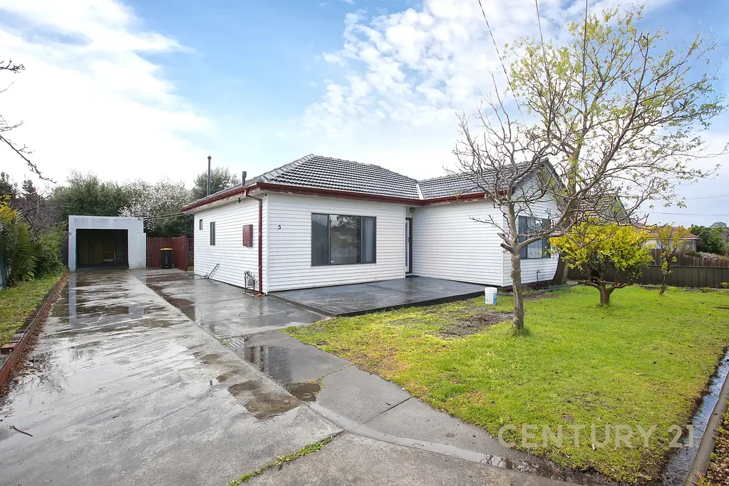 Spacious 3-Bedroom Home with Gas Cooking