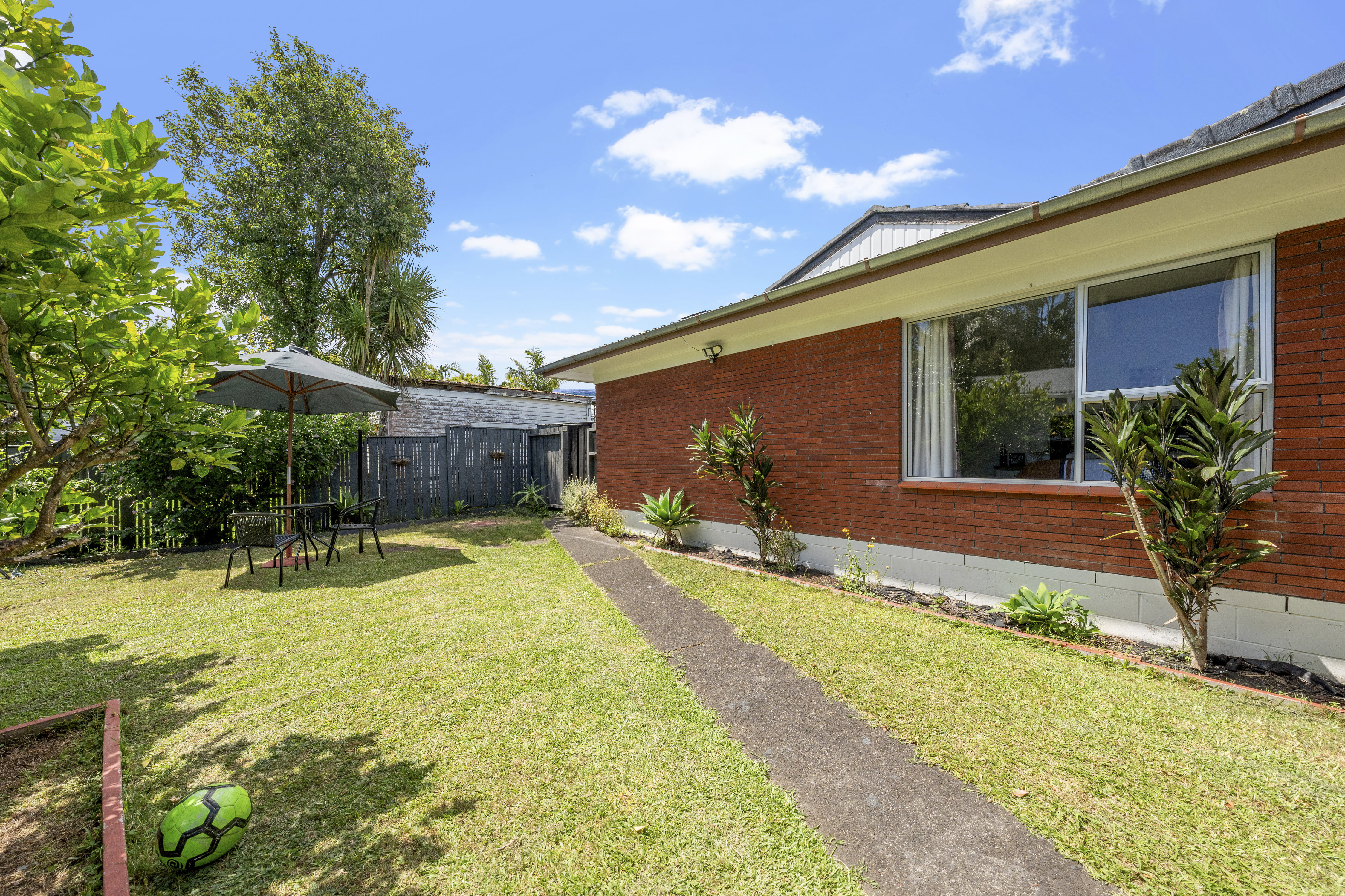 5/1 Ribblesdale Road, Henderson, Auckland - Waitakere, 2 कमरे, 1 बाथरूम, House