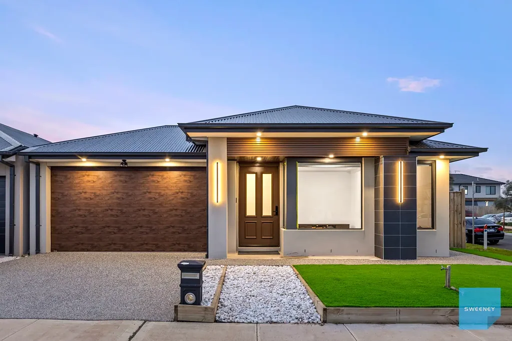 8 Reed Court, Deanside, VIC 3336