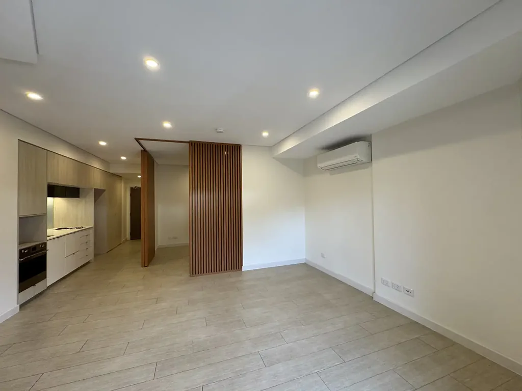 Private Entrance Studio with parking