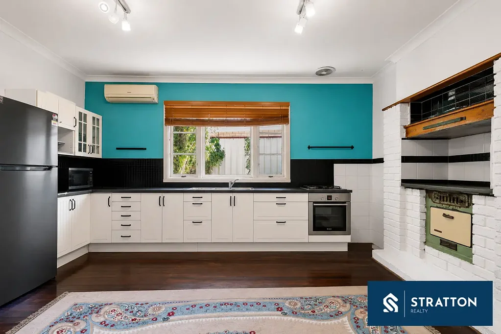 Maddington 3Phòng ngủ Character Home with Flexible Living Spaces & Expansive Backyard