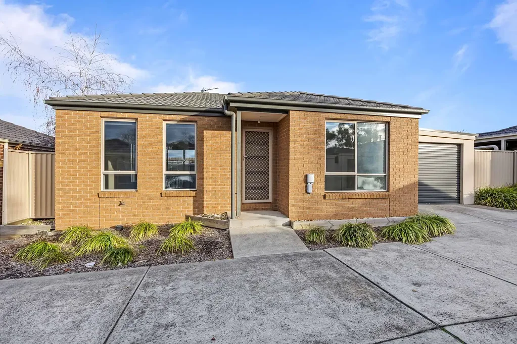 Charming 2-Bedroom Unit in Peaceful Sebastopol