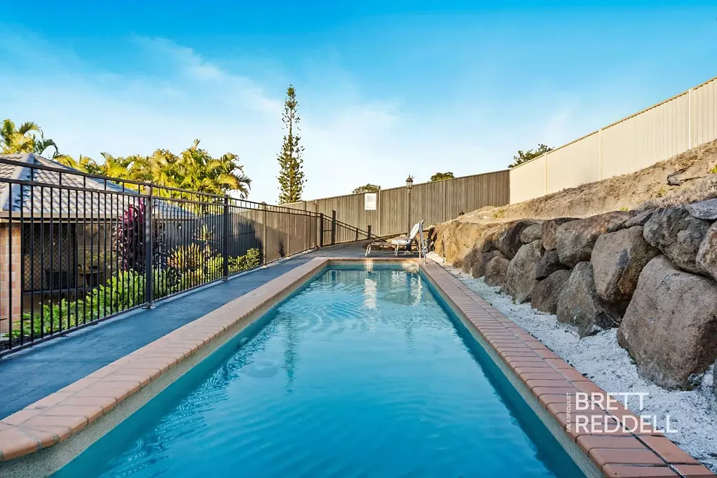 Ormeau Hills 4બેડરૂમ The Brief: 4 Bedroom home in Ormeau Hills, Multiple Living areas, Caravan or Boat storage, Pool - Family Living in Ormeau Hills
