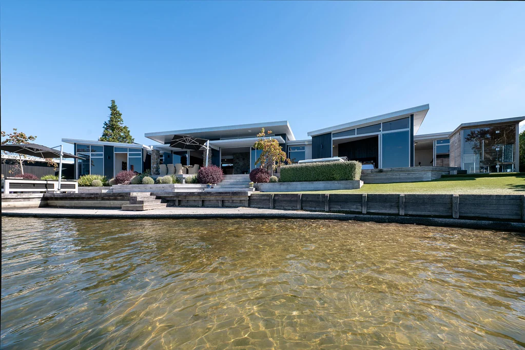 Koutu 5 Slaapkamer Luxury Waterfront Living - A Rare Offering